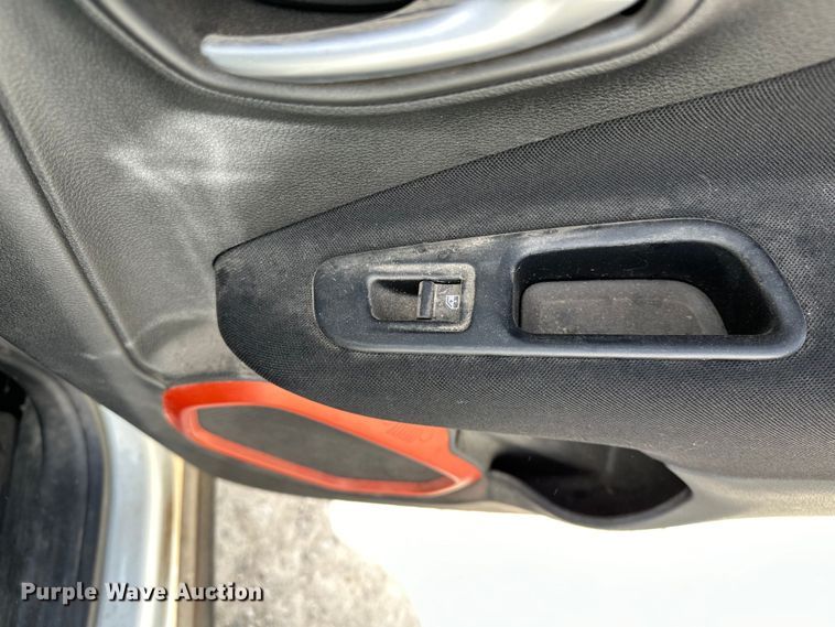 image for item OM9263 2018 Jeep Renegade SUV