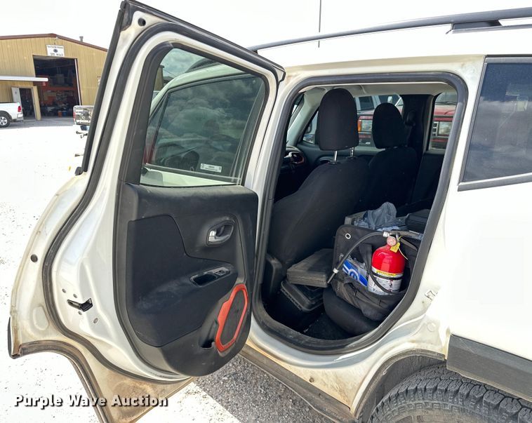 image for item OM9263 2018 Jeep Renegade SUV