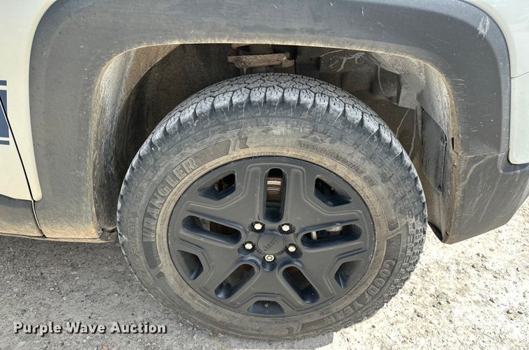 image for item OM9263 2018 Jeep Renegade SUV