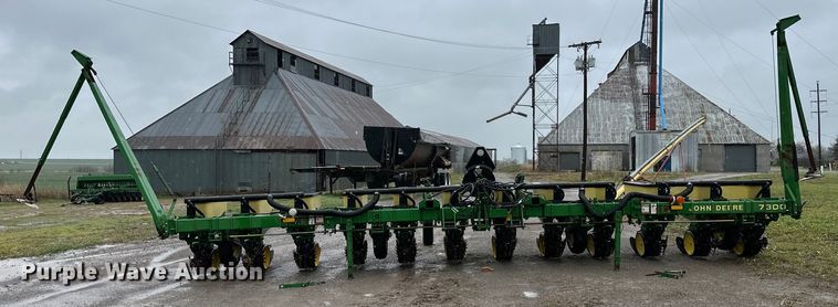 image for item DG4286 John Deere 7300 Max Emerge 2 planter