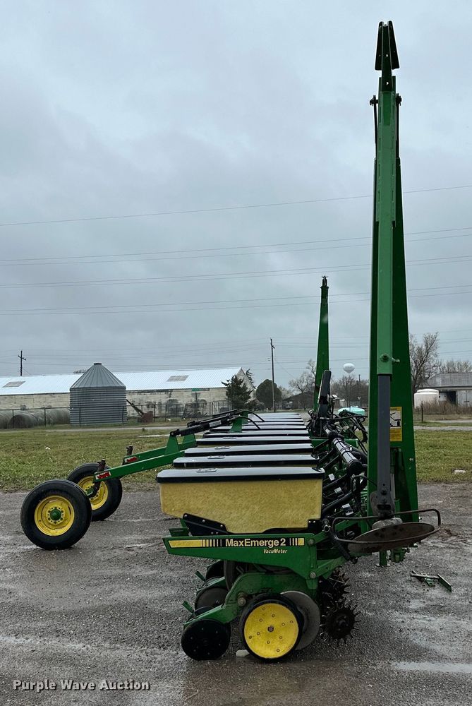 image for item DG4286 John Deere 7300 Max Emerge 2 planter