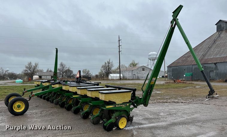 image for item DG4286 John Deere 7300 Max Emerge 2 planter