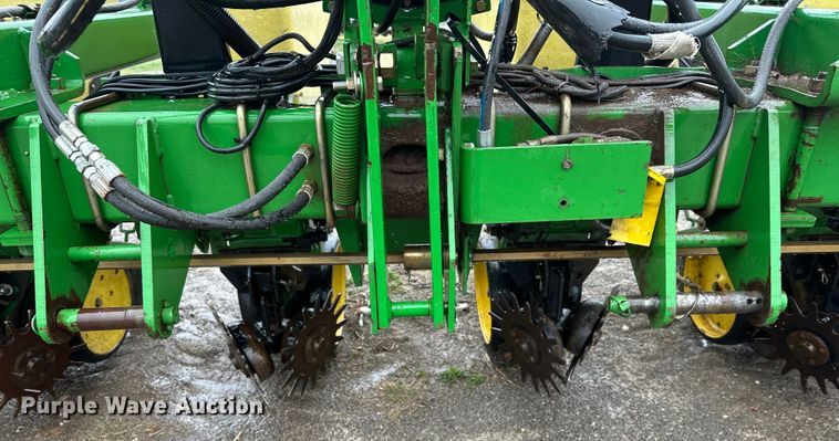 image for item DG4286 John Deere 7300 Max Emerge 2 planter