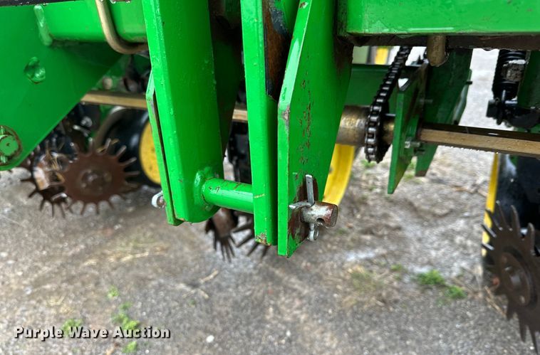 image for item DG4286 John Deere 7300 Max Emerge 2 planter