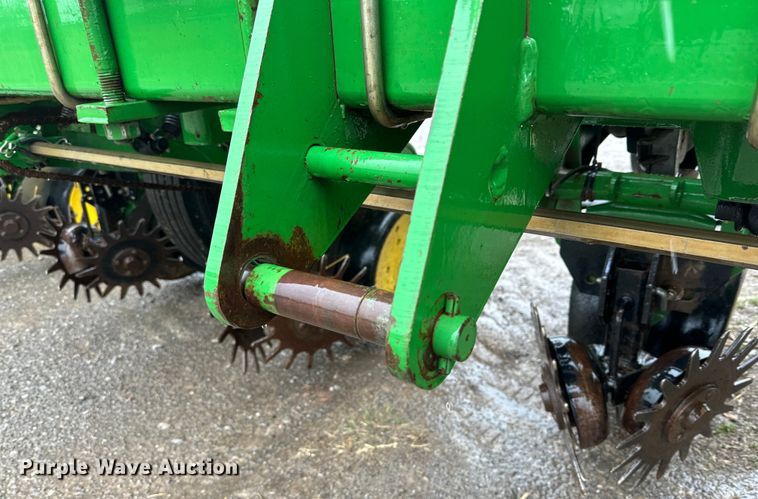 image for item DG4286 John Deere 7300 Max Emerge 2 planter