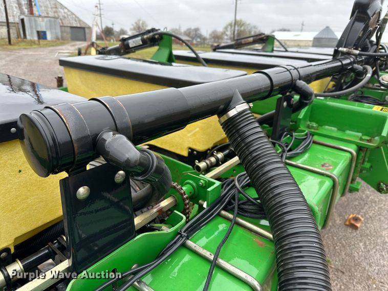 image for item DG4286 John Deere 7300 Max Emerge 2 planter