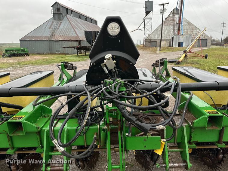image for item DG4286 John Deere 7300 Max Emerge 2 planter