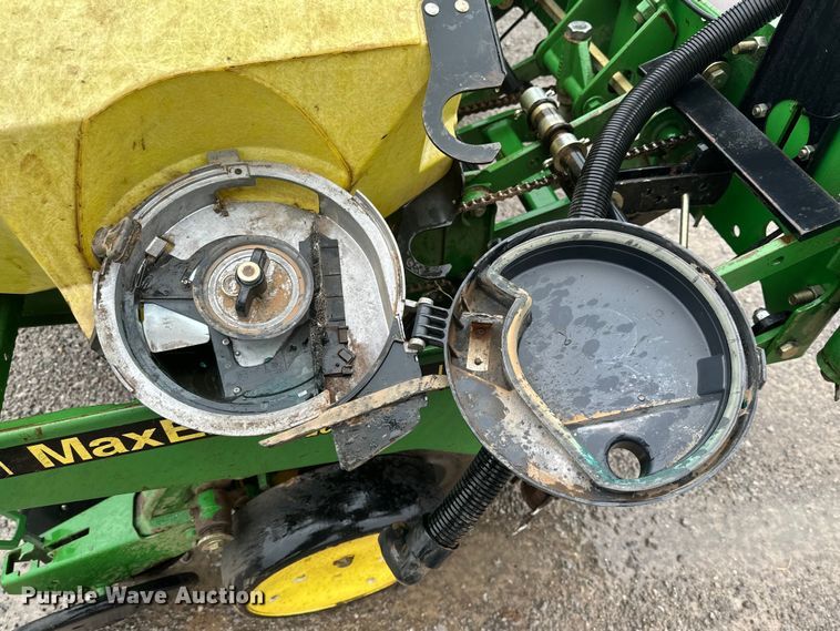 image for item DG4286 John Deere 7300 Max Emerge 2 planter