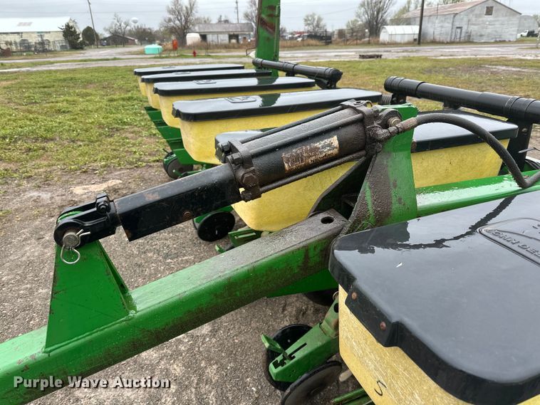 image for item DG4286 John Deere 7300 Max Emerge 2 planter