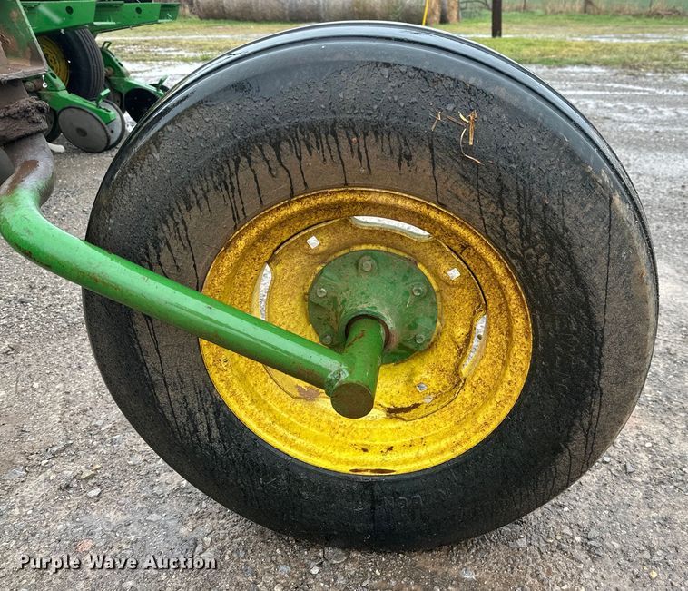 image for item DG4286 John Deere 7300 Max Emerge 2 planter