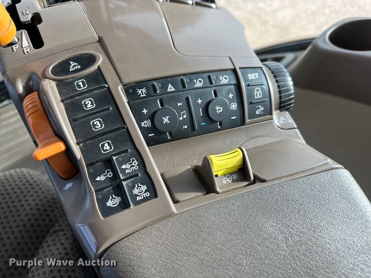 image for item DG4289 2018 John Deere 8295R MFWD tractor