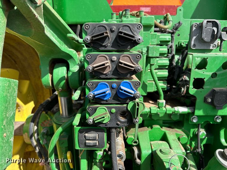 image for item DG4292 2014 John Deere 7210R MFWD tractor