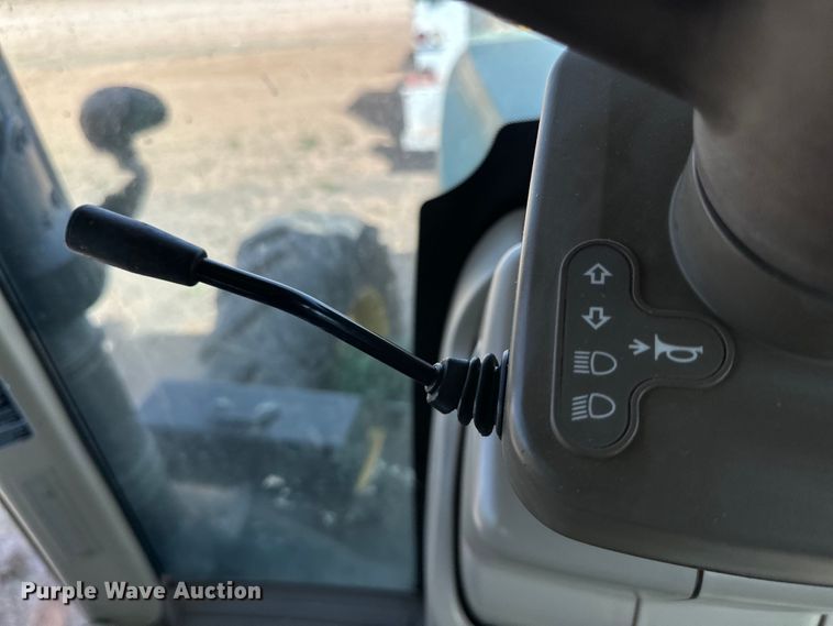 image for item DG4292 2014 John Deere 7210R MFWD tractor