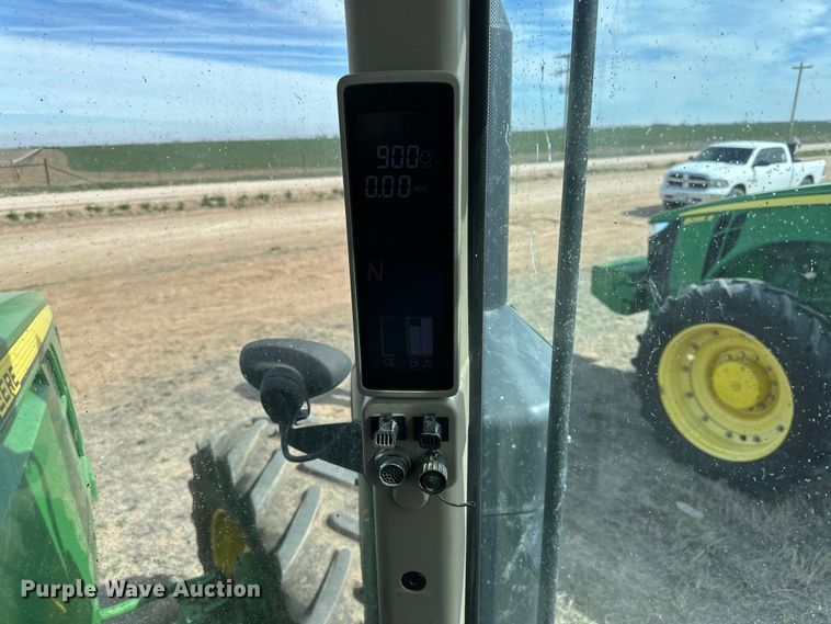 image for item DG4292 2014 John Deere 7210R MFWD tractor