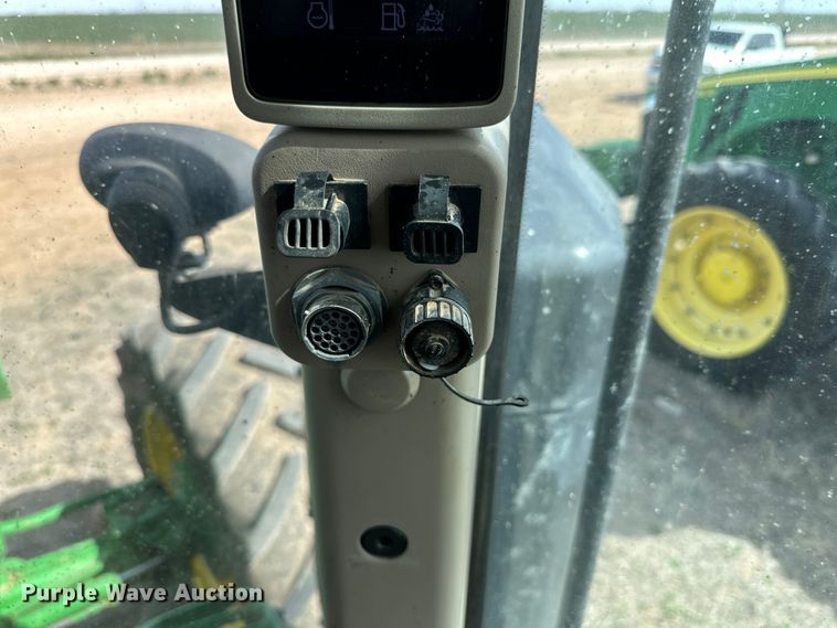 image for item DG4292 2014 John Deere 7210R MFWD tractor