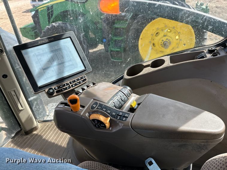 image for item DG4292 2014 John Deere 7210R MFWD tractor