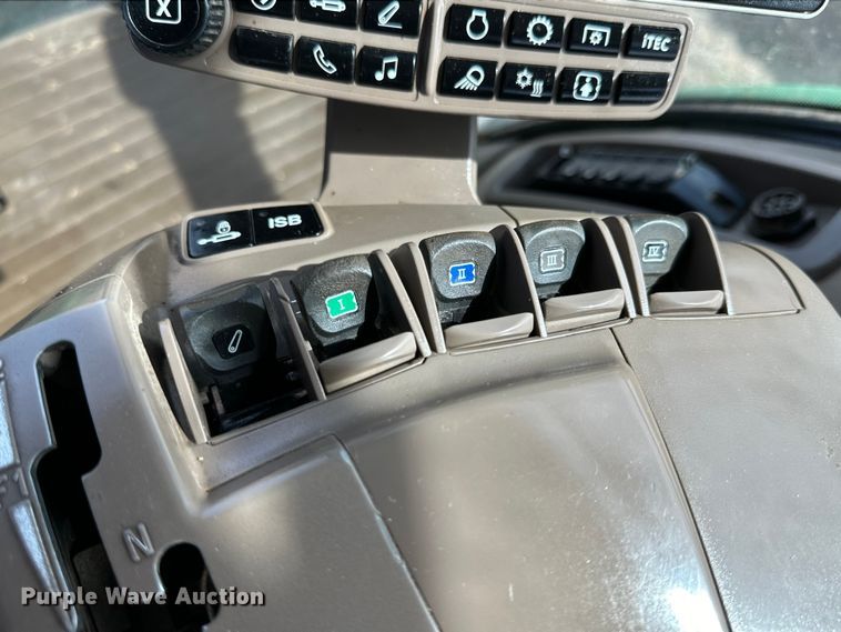 image for item DG4292 2014 John Deere 7210R MFWD tractor