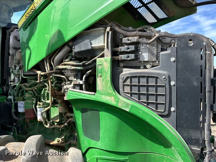 image for item DG4292 2014 John Deere 7210R MFWD tractor