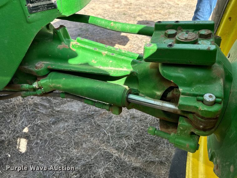 image for item DG4292 2014 John Deere 7210R MFWD tractor