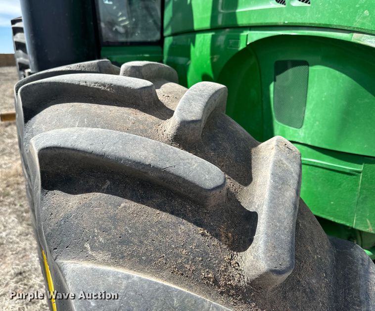 image for item DG4292 2014 John Deere 7210R MFWD tractor