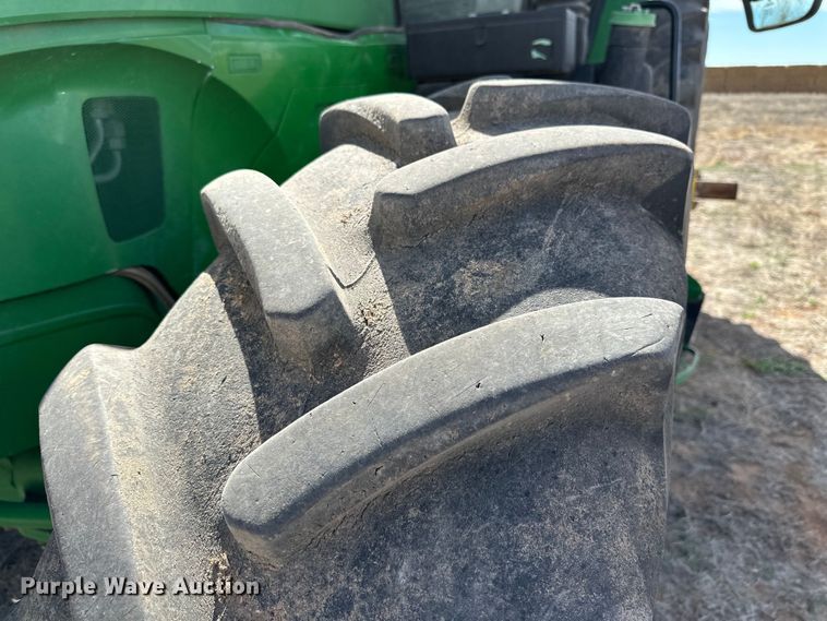 image for item DG4292 2014 John Deere 7210R MFWD tractor