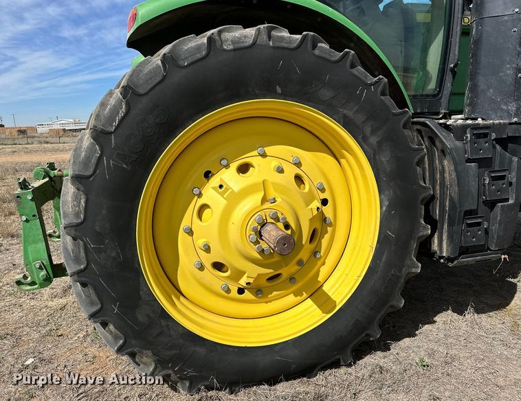 image for item DG4292 2014 John Deere 7210R MFWD tractor