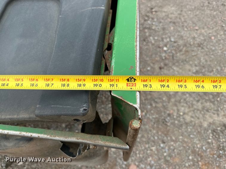 image for item DG4293 John Deere 500R disc head