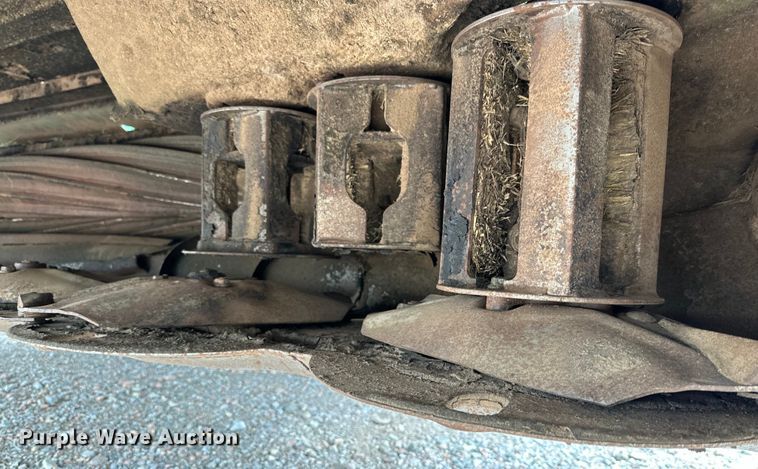 image for item DG4293 John Deere 500R disc head