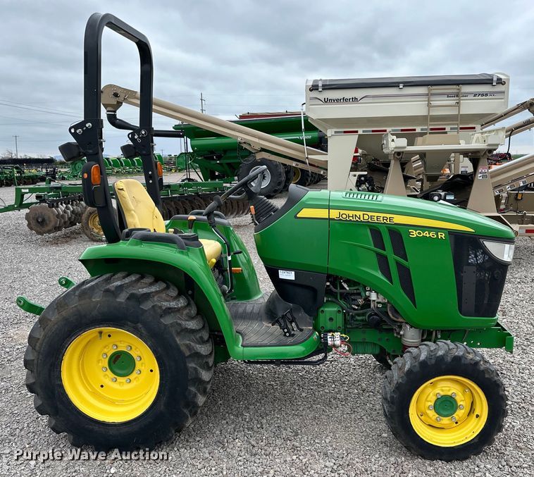 image for item DG4295 2018 John Deere 3046R MFWD tractor