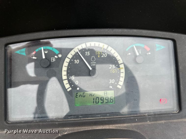 image for item DG4295 2018 John Deere 3046R MFWD tractor