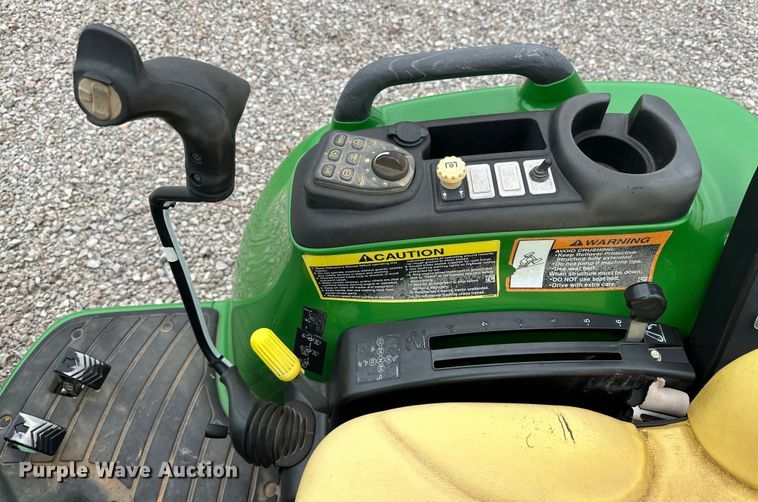 image for item DG4295 2018 John Deere 3046R MFWD tractor