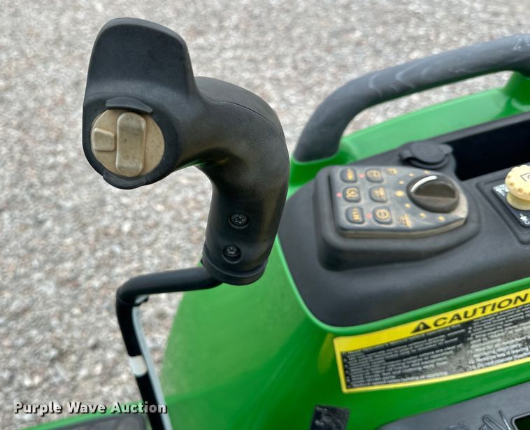 image for item DG4295 2018 John Deere 3046R MFWD tractor