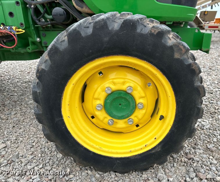 image for item DG4295 2018 John Deere 3046R MFWD tractor