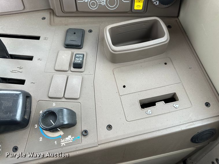 image for item DG4299 2016 John Deere 6120M MFWD tractor