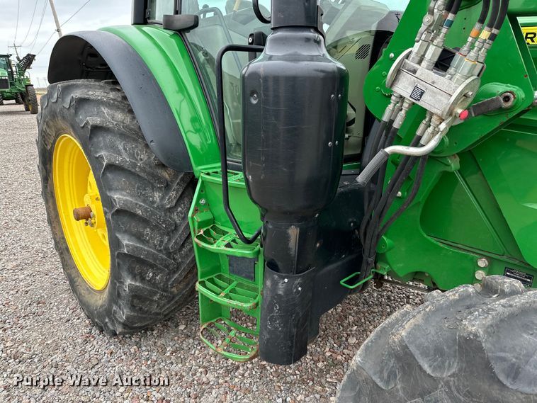 image for item DG4299 2016 John Deere 6120M MFWD tractor