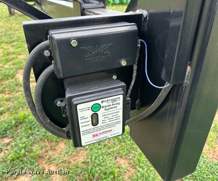 image for item DG4304 Hidden Valley HT30 header trailer