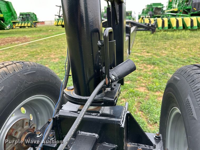 image for item DG4304 Hidden Valley HT30 header trailer