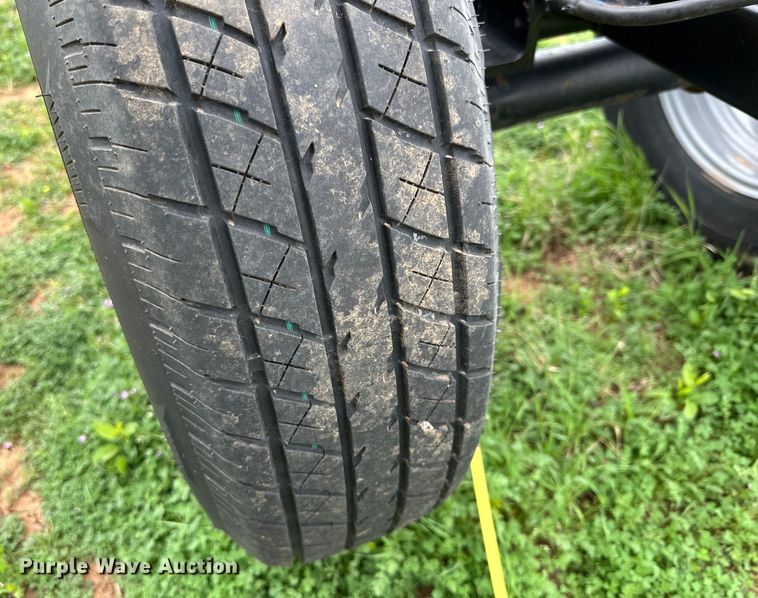 image for item DG4304 Hidden Valley HT30 header trailer