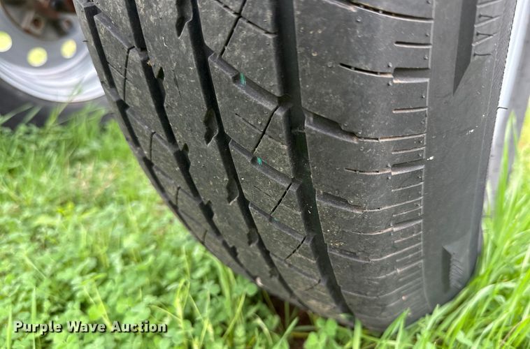 image for item DG4304 Hidden Valley HT30 header trailer