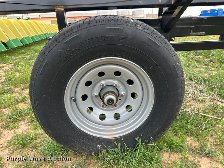 image for item DG4304 Hidden Valley HT30 header trailer