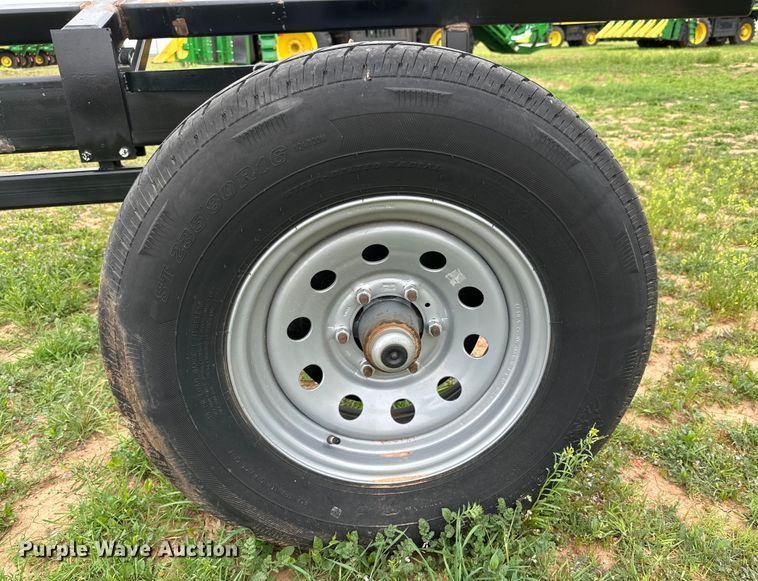 image for item DG4304 Hidden Valley HT30 header trailer