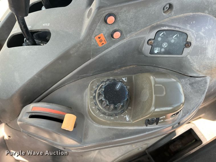 image for item DH8619 2014 Case IH Farmall 115U MFWD tractor