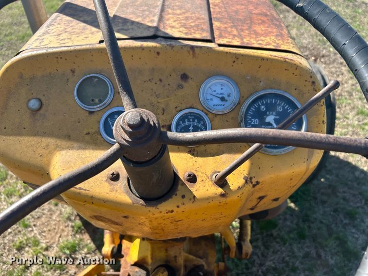 image for item DN0721 1967 Massey Ferguson 2135 tractor