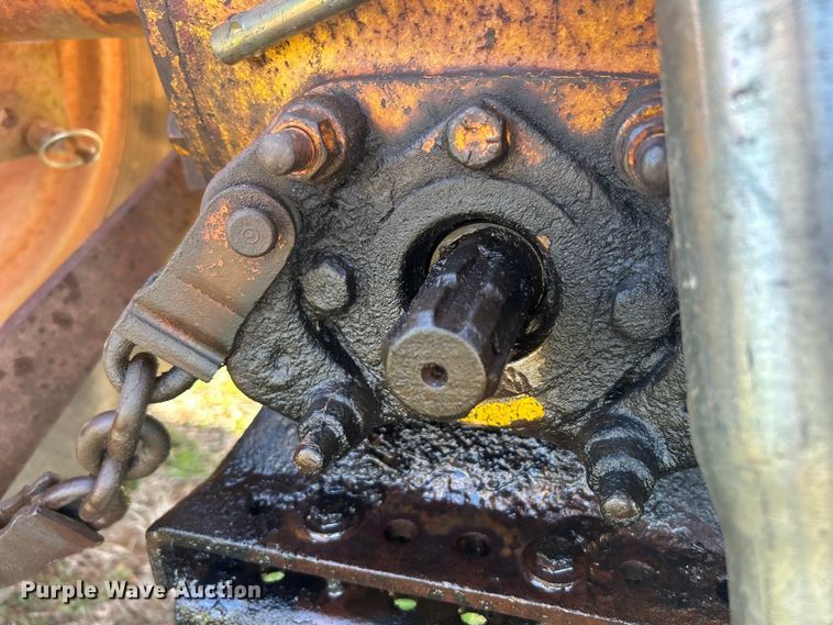 image for item DN0721 1967 Massey Ferguson 2135 tractor