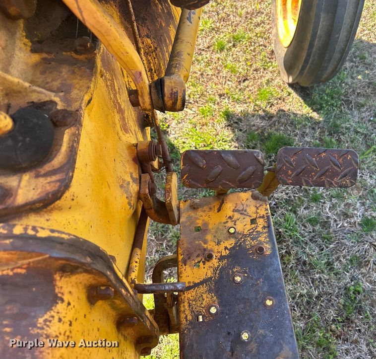 image for item DN0721 1967 Massey Ferguson 2135 tractor