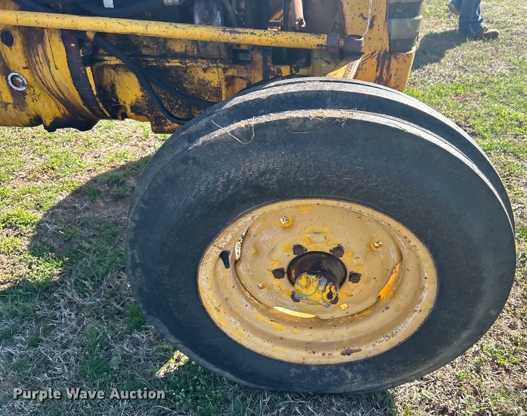image for item DN0721 1967 Massey Ferguson 2135 tractor