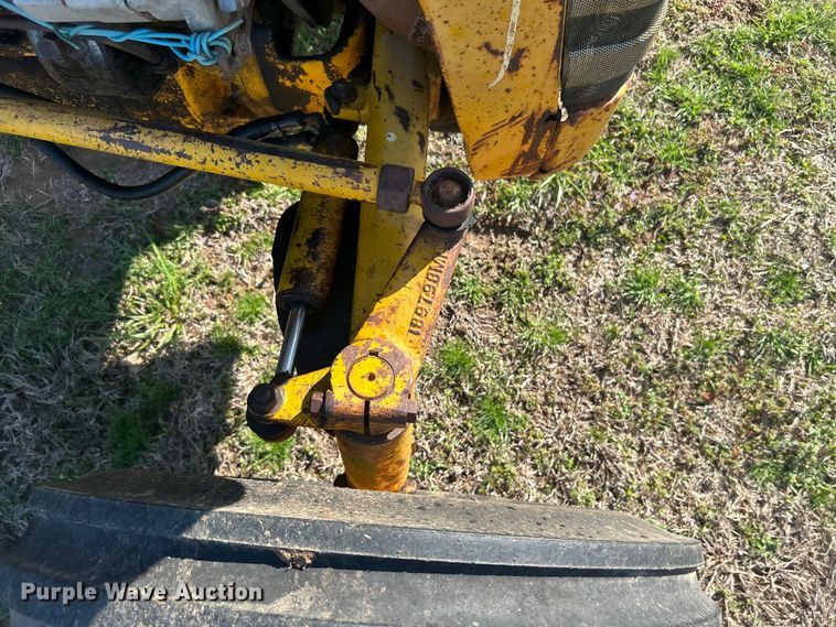 image for item DN0721 1967 Massey Ferguson 2135 tractor