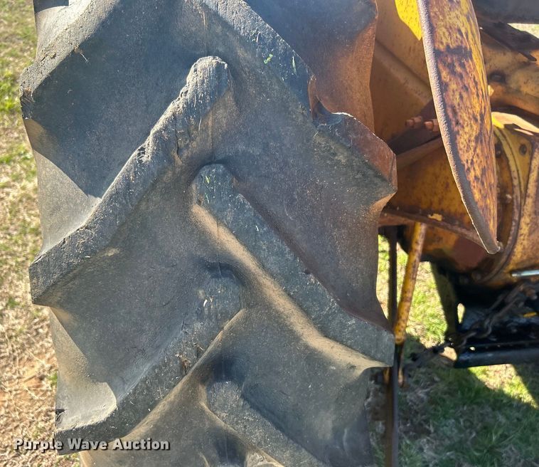 image for item DN0721 1967 Massey Ferguson 2135 tractor