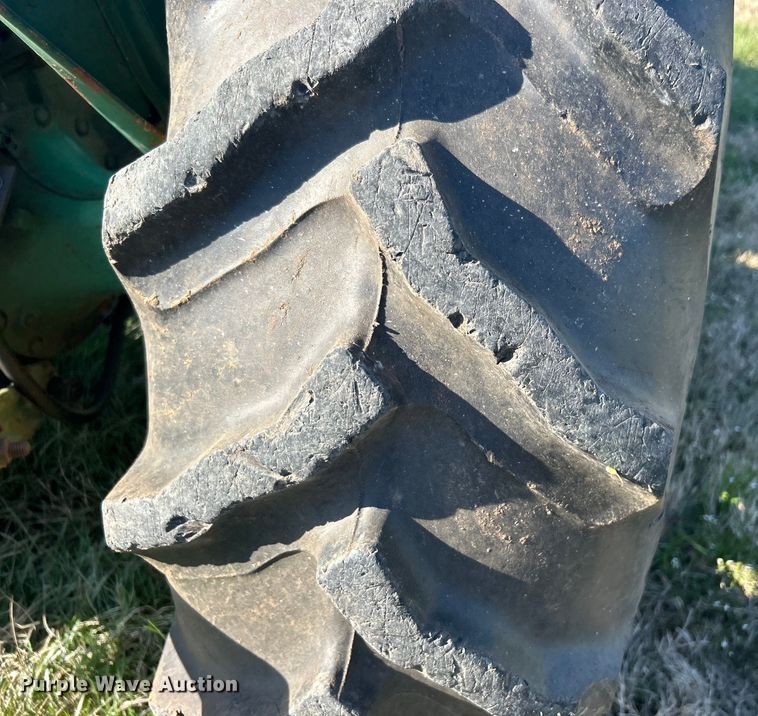 image for item DN0728 1974 John Deere 2030A tractor