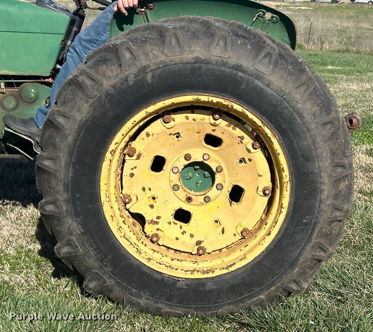 image for item DN0728 1974 John Deere 2030A tractor